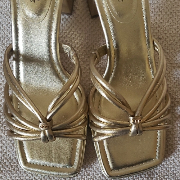 Michael Kors. Gold Heeled Sandals - Picture 8 of 8
